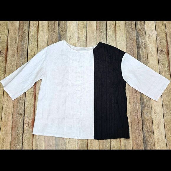 Peck & Peck Tops - NWOT Peck & Peck Boxy Fit 100% Linen White Black Colorblock Pleated Size S